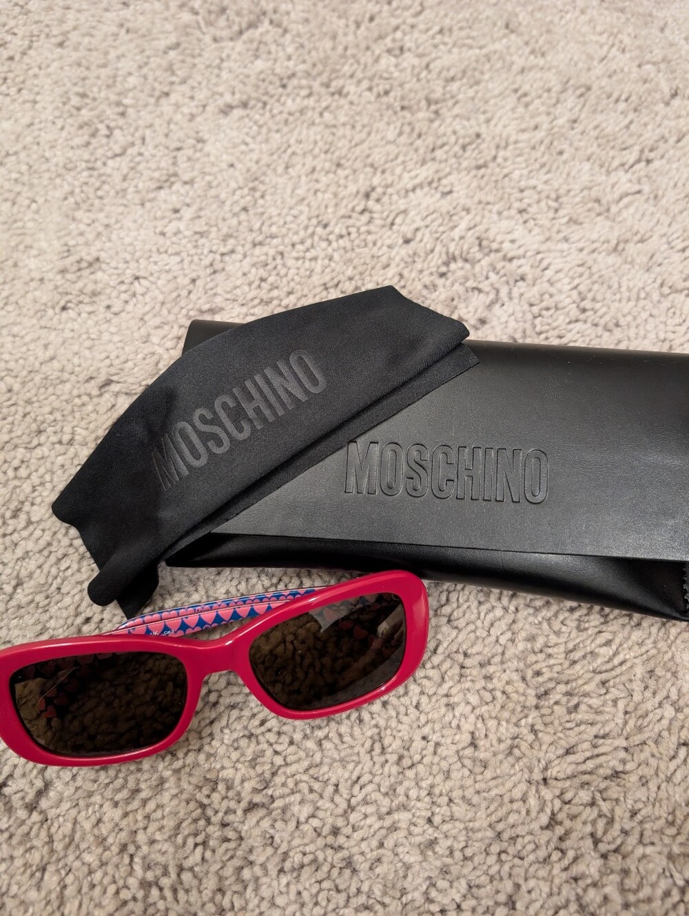 Love Moschino Pink Heart Detail Sunglasses W/ Case & Cloth